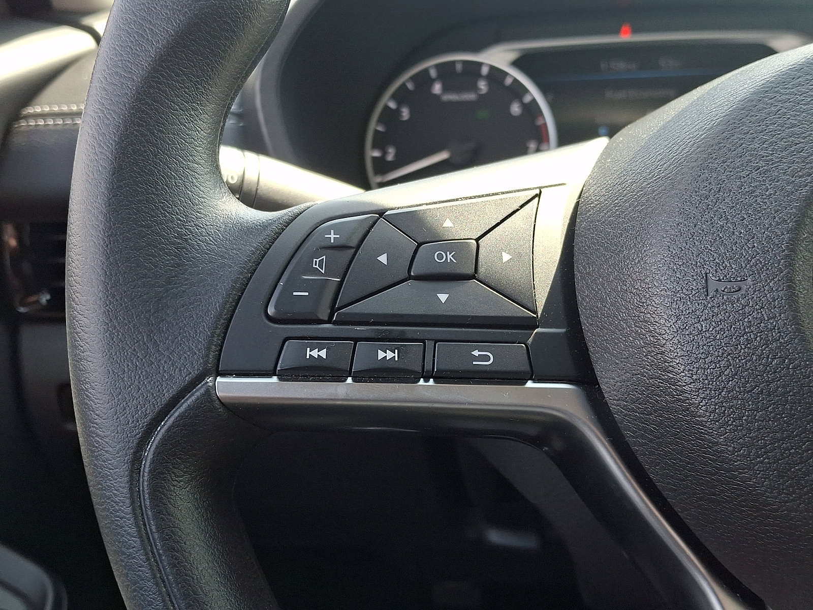Certified 2024 Nissan Sentra SV FWD image 20