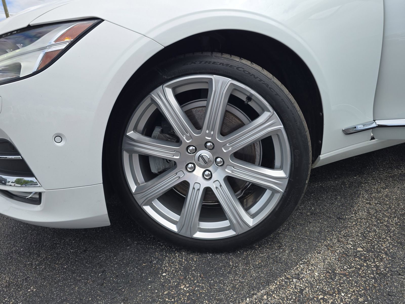 Used 2017 Volvo S90 T6 Inscription w/ Vision Package image 30