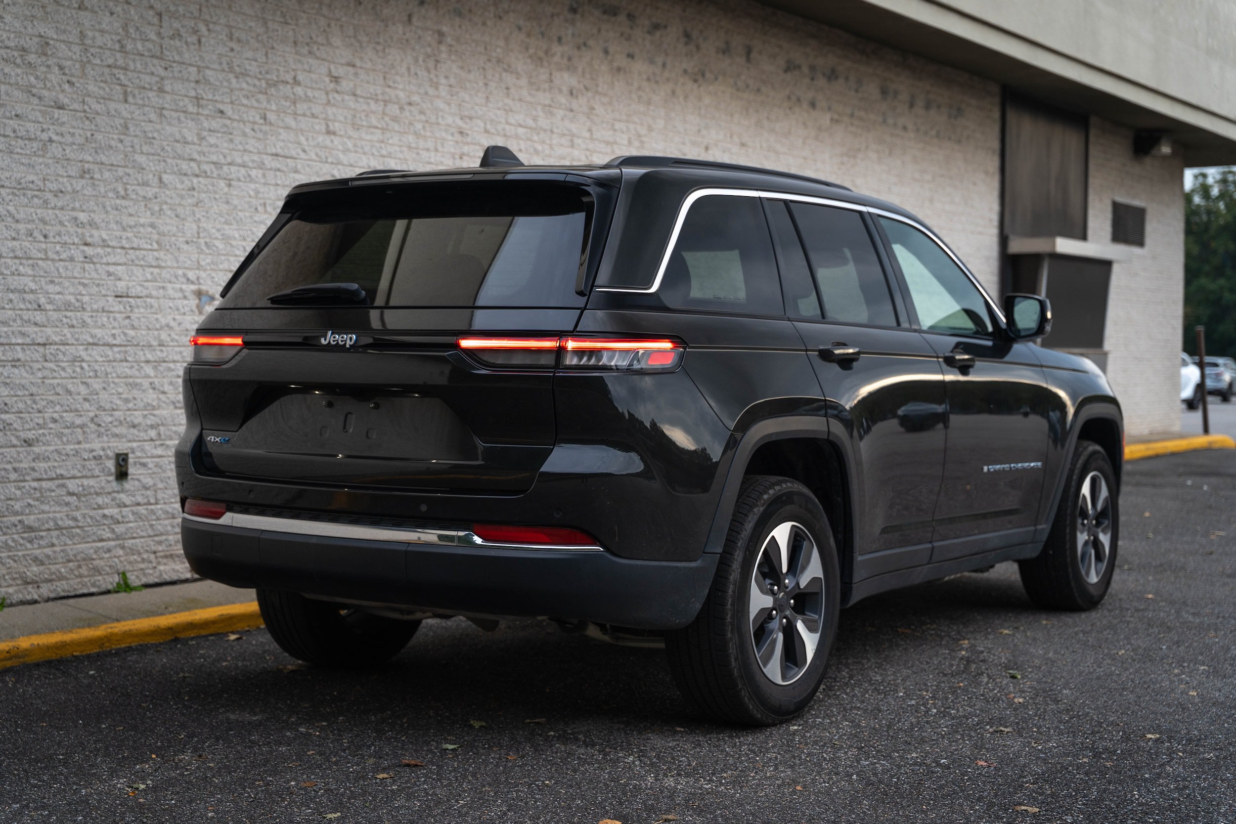 Used 2024 Jeep Grand Cherokee Limited 4xe AWD/4WD image 7