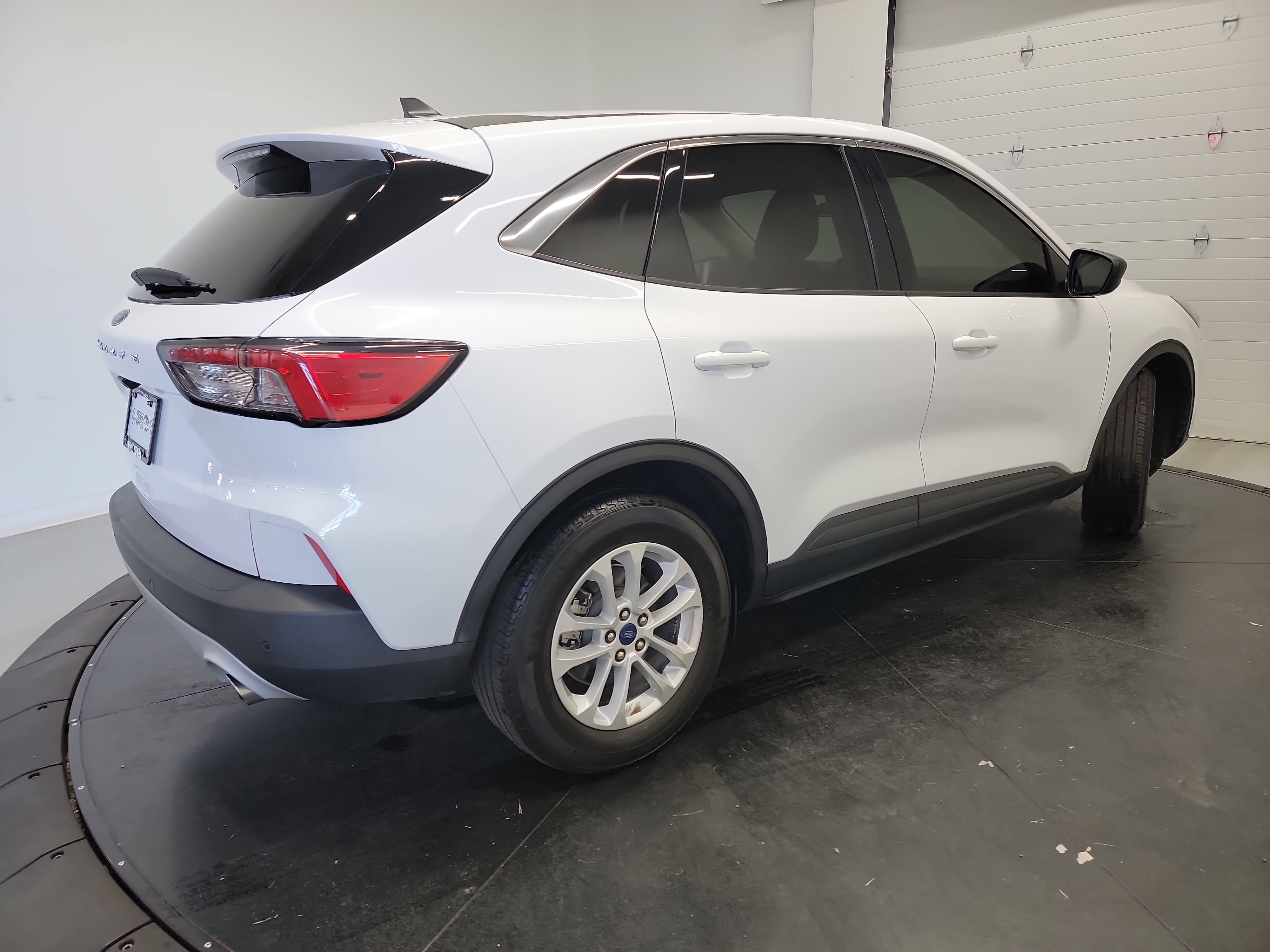Used 2022 Ford Escape SE w/ Convenience Package FWD image 9
