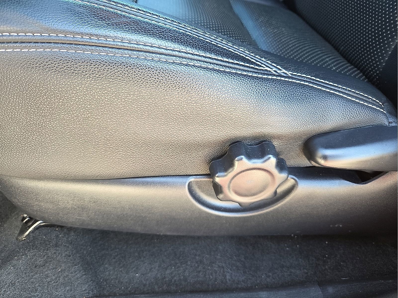 Used 2018 Toyota Tacoma TRD Off-Road w/ Technology Package image 13