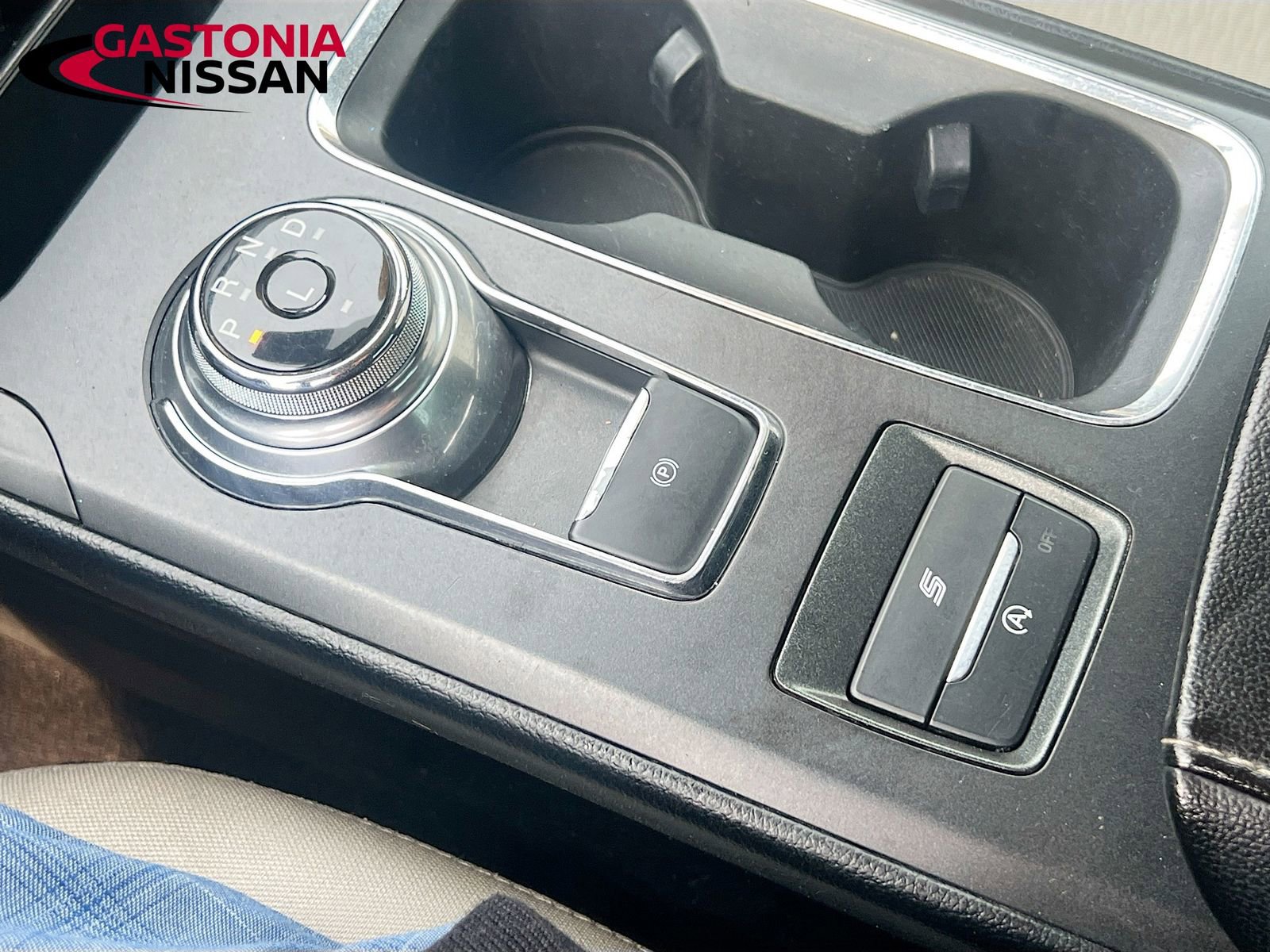 Used 2020 Ford Fusion SE w/ Equipment Group 151A image 22