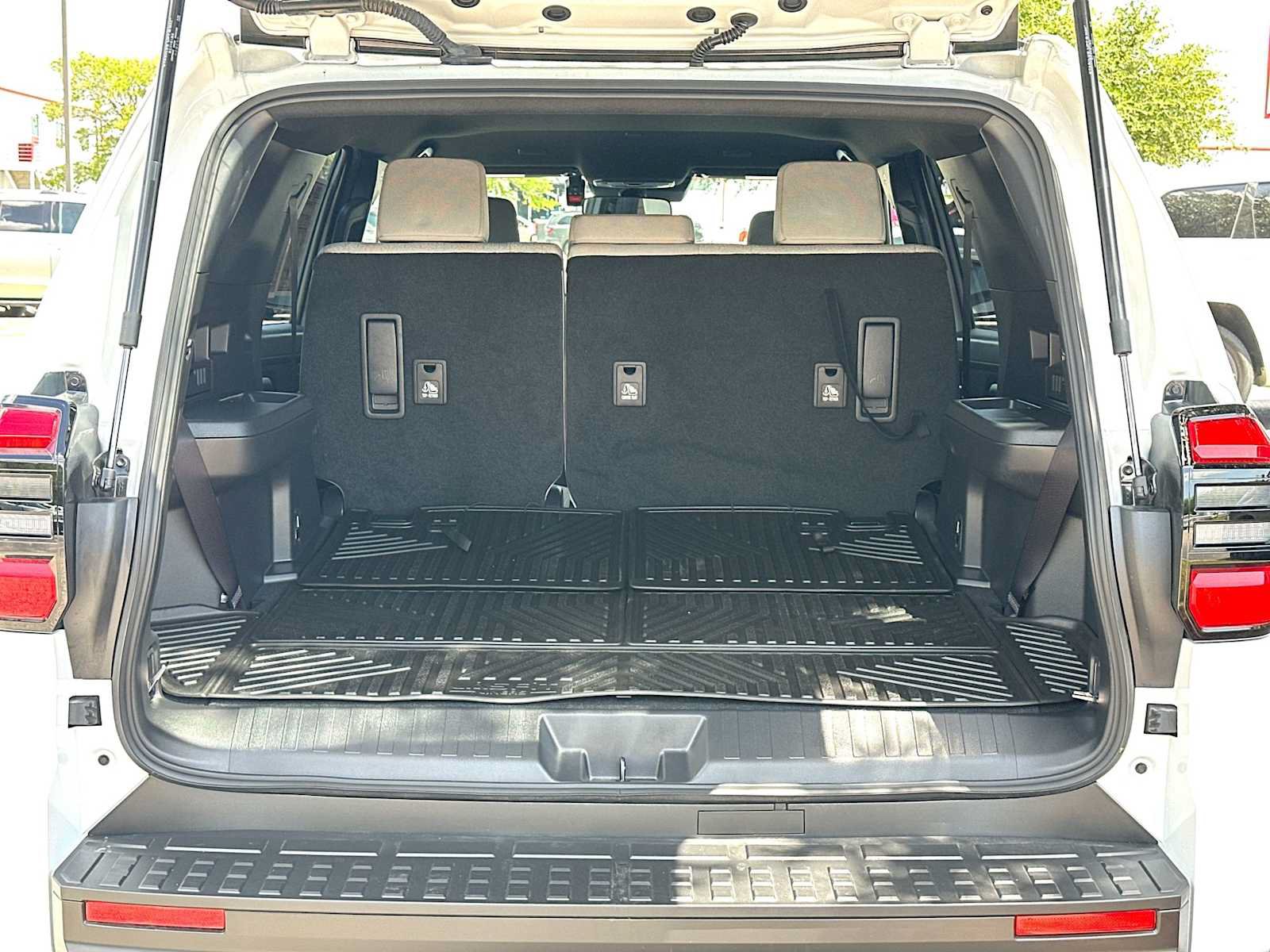 Used 2026 Toyota 4Runner SR5 AWD/4WD image 28