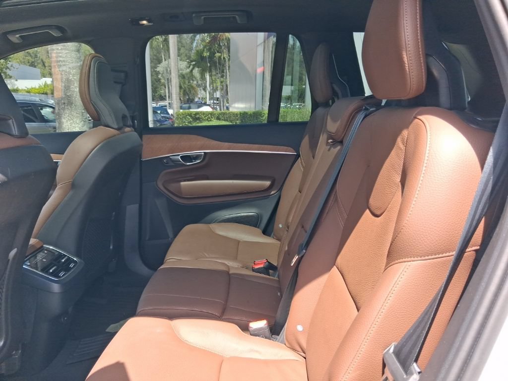 Certified 2025 Volvo XC90 B5 Plus w/ Protection Package Premier AWD/4WD image 8