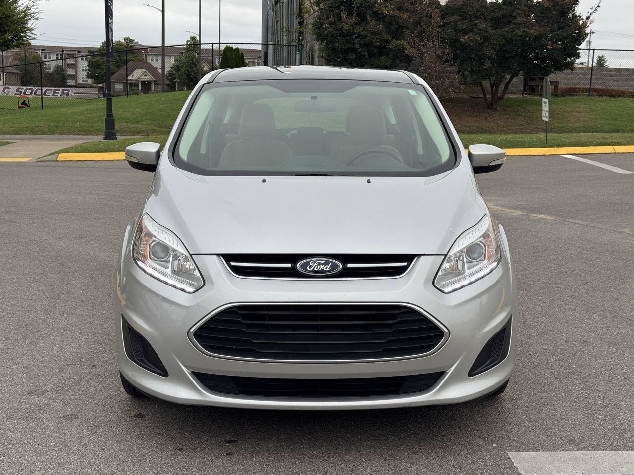 Used 2017 Ford C-MAX Energi SE w/ Equipment Group 401A FWD image 3