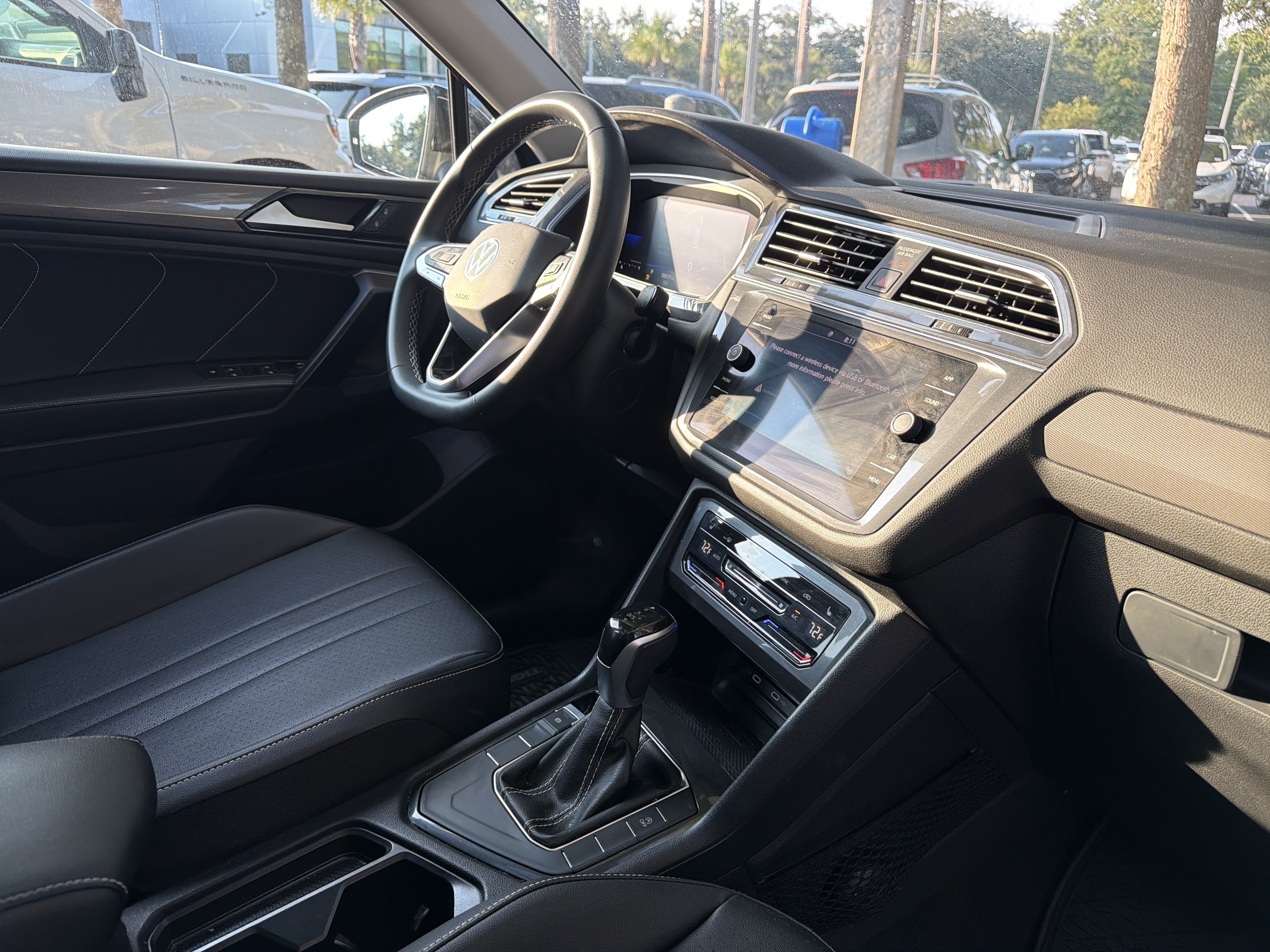 Used 2022 Volkswagen Tiguan SE FWD image 45