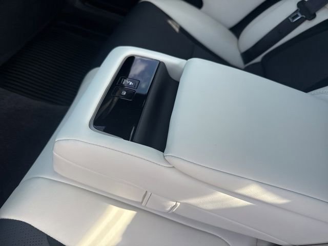 Used 2024 Lexus LS 500 F Sport image 9