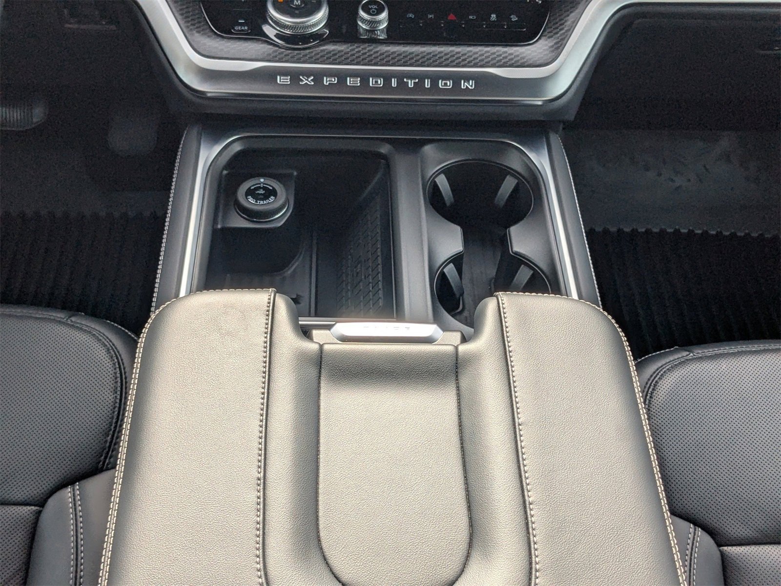 Used 2025 Ford Expedition Max Platinum w/ Stealth Performance Package image 21