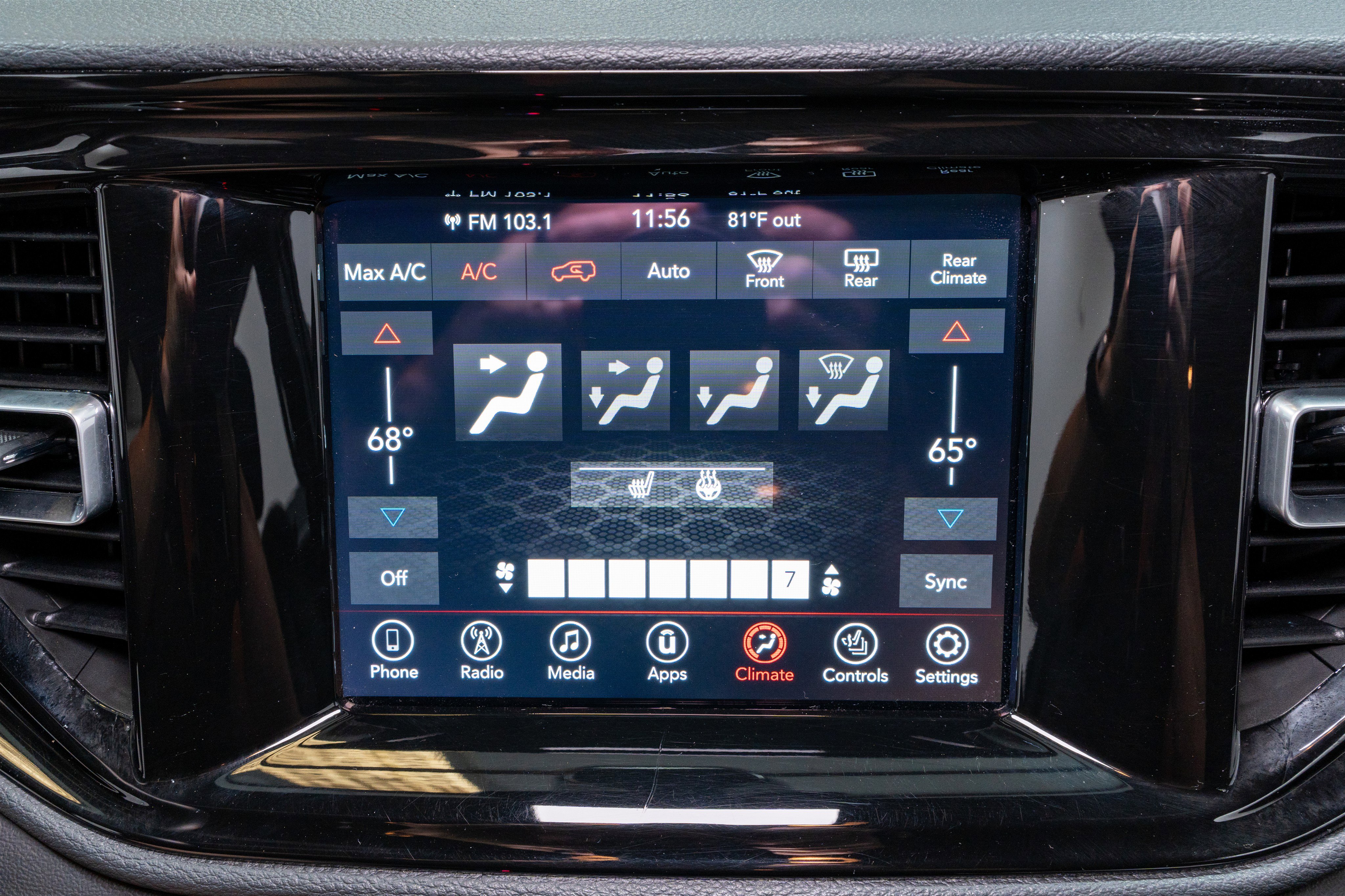 Used 2023 Dodge Durango SXT image 17