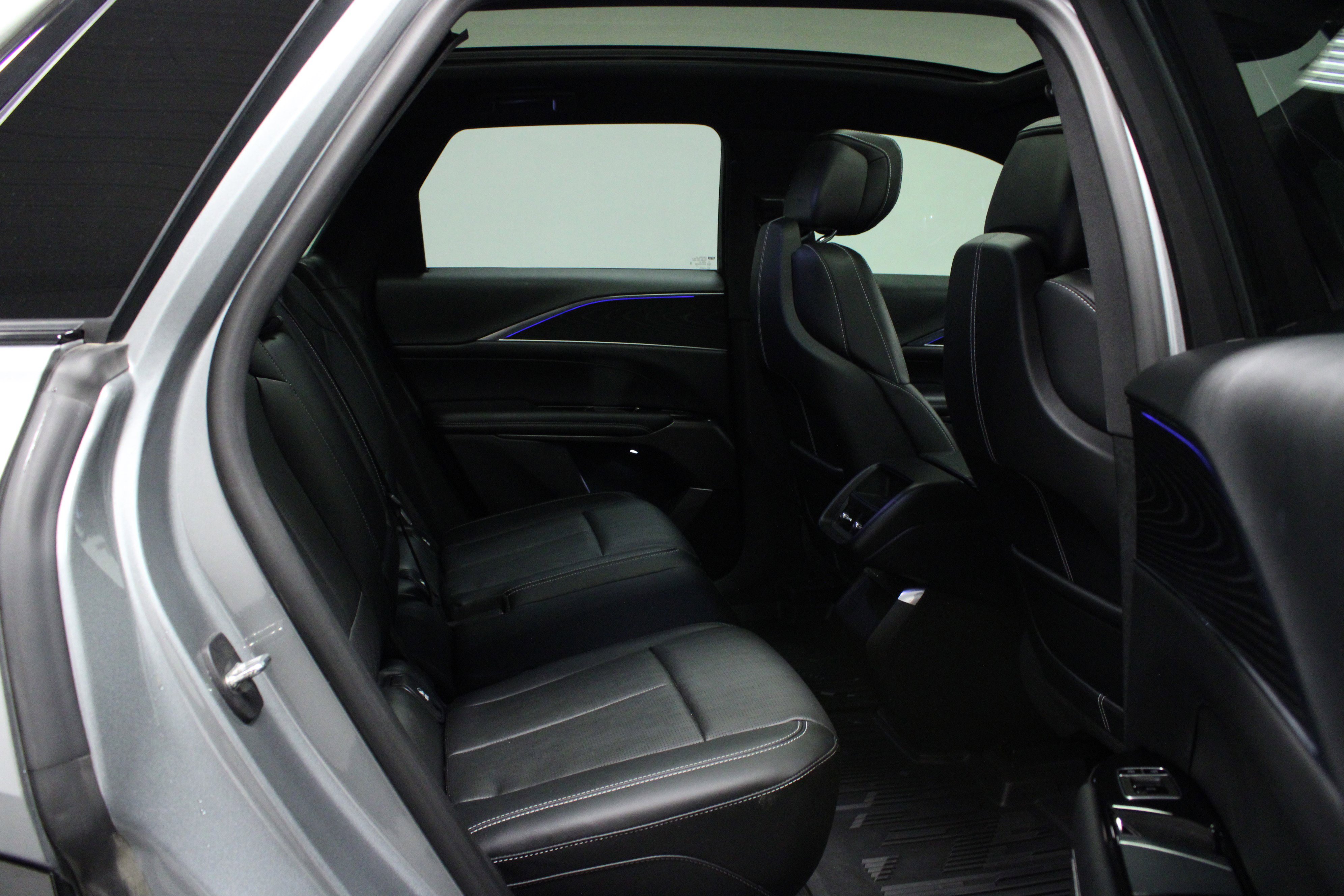 Used 2024 Cadillac Lyriq Luxury image 15