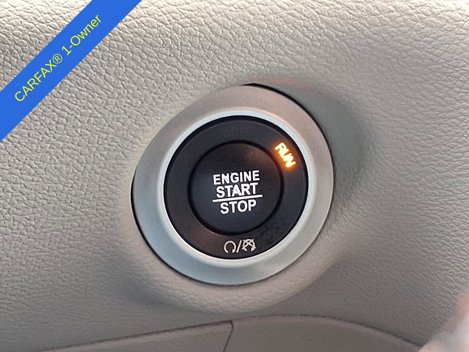 Used 2018 Chrysler Pacifica Touring-L FWD image 25
