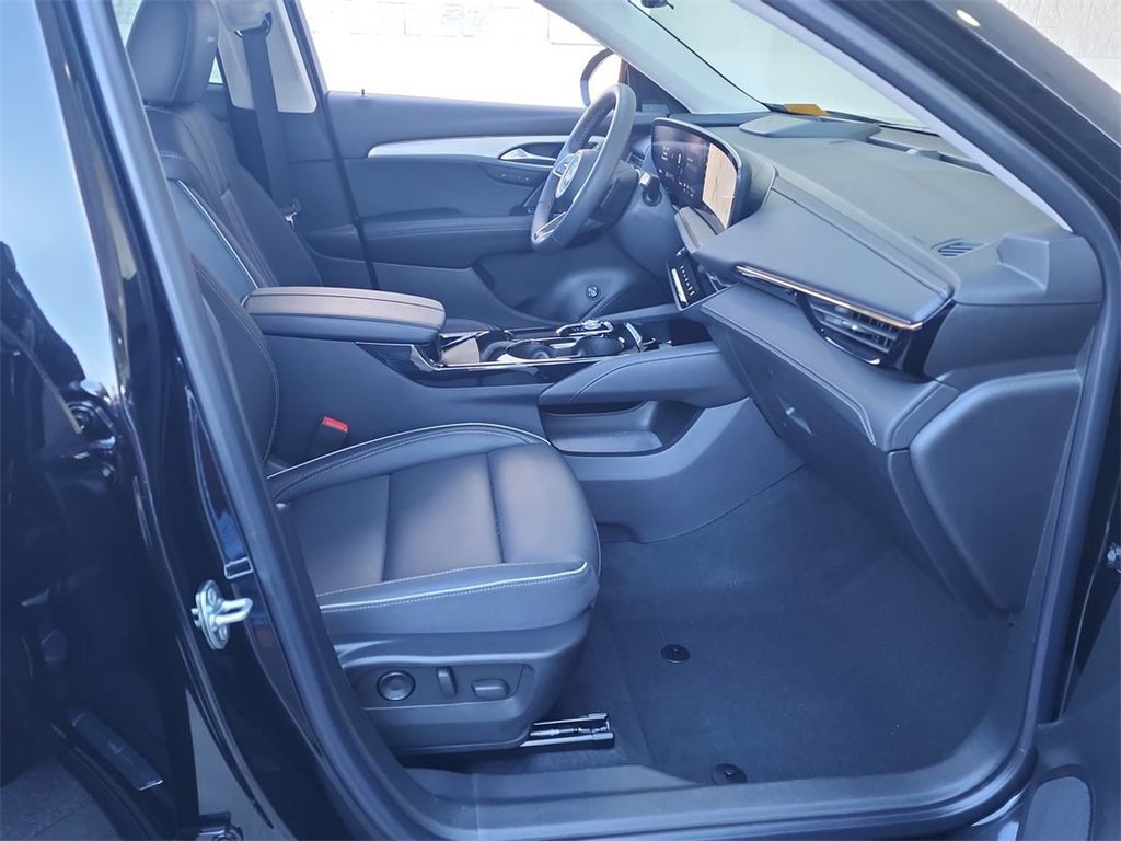 Certified 2025 Buick Envision Avenir image 28