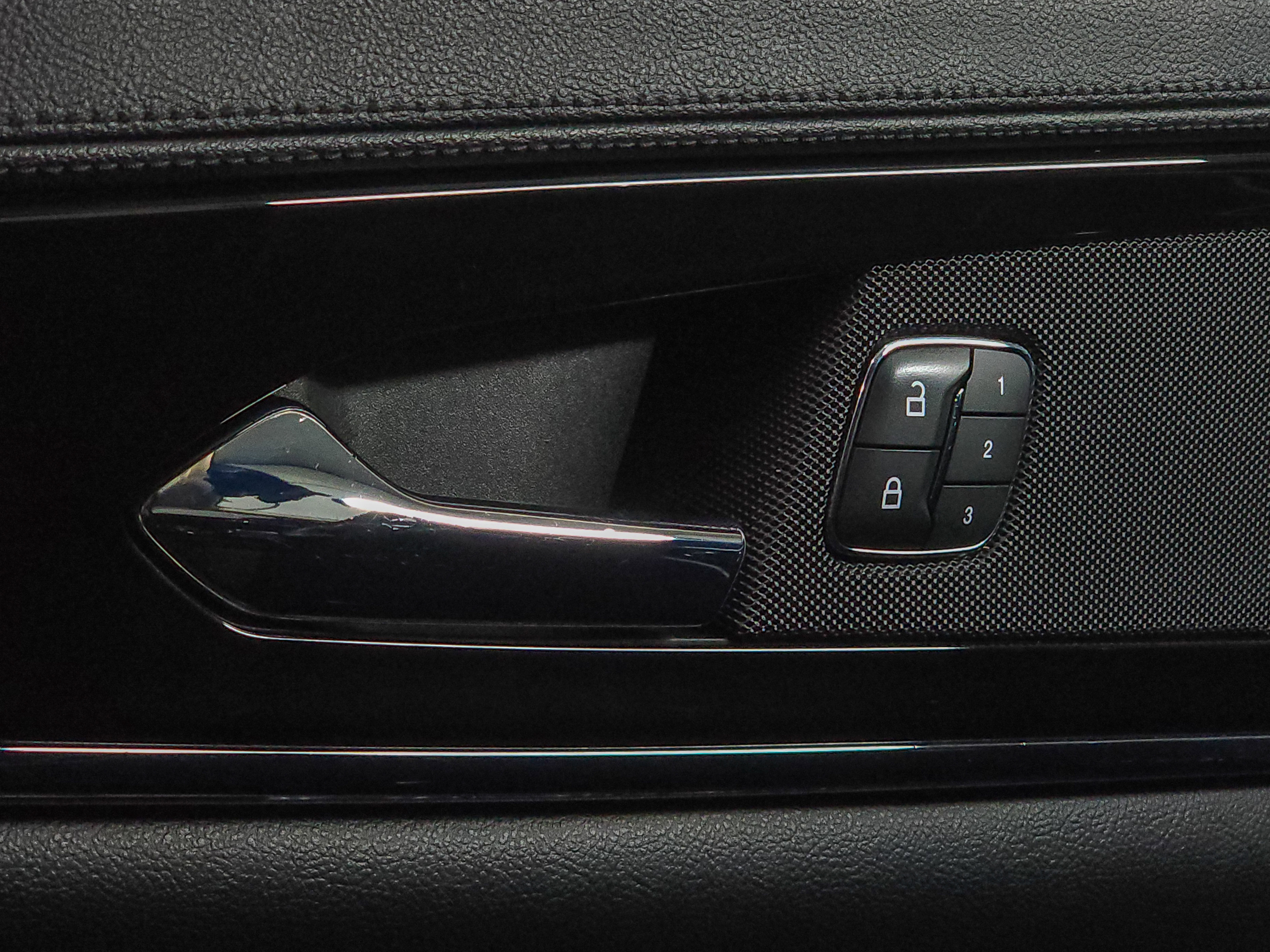 Used 2022 Lincoln Nautilus FWD image 18