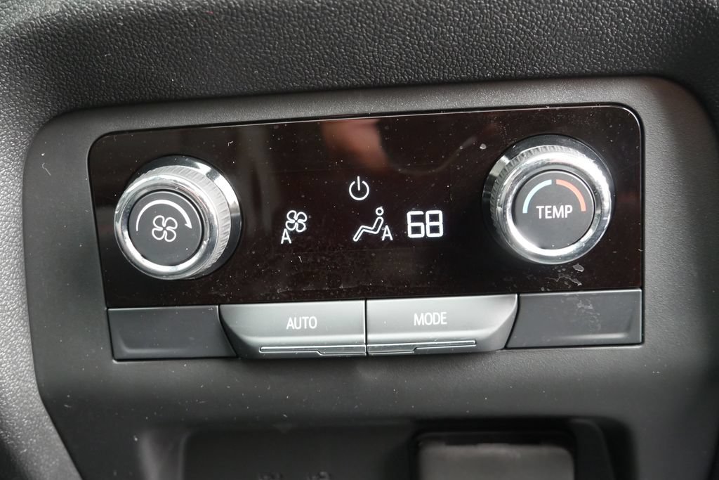 Used 2025 Chevrolet Traverse Z71 w/ Driver Confidence Package AWD/4WD image 17