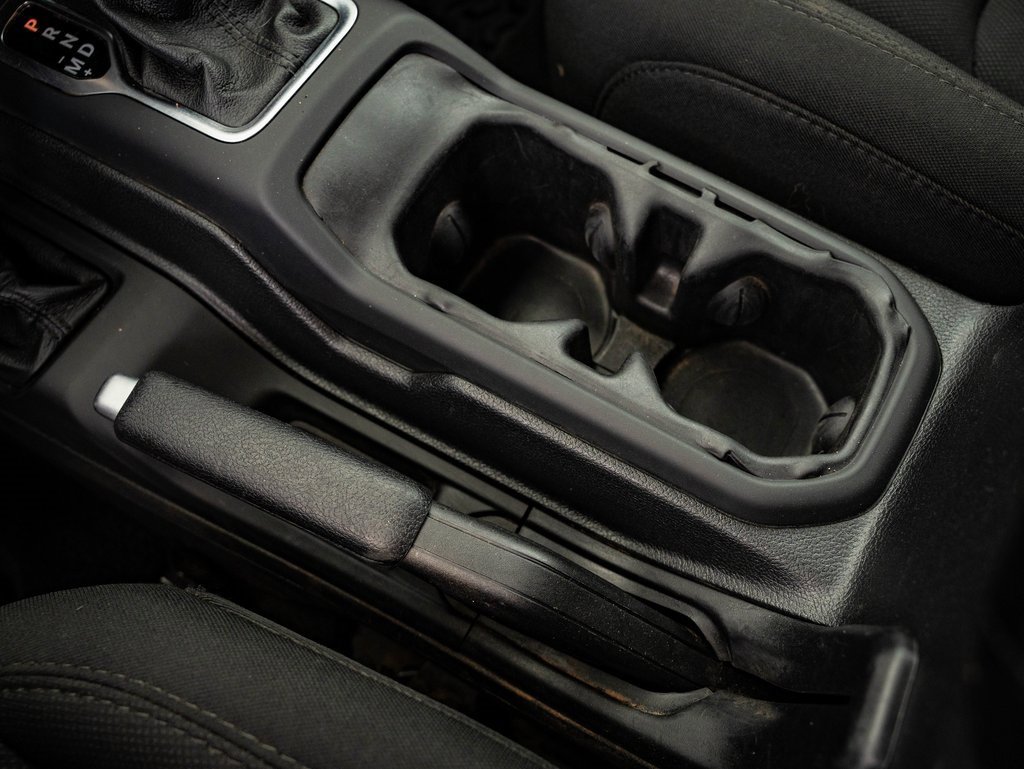 Used 2021 Jeep Wrangler Sport S image 33