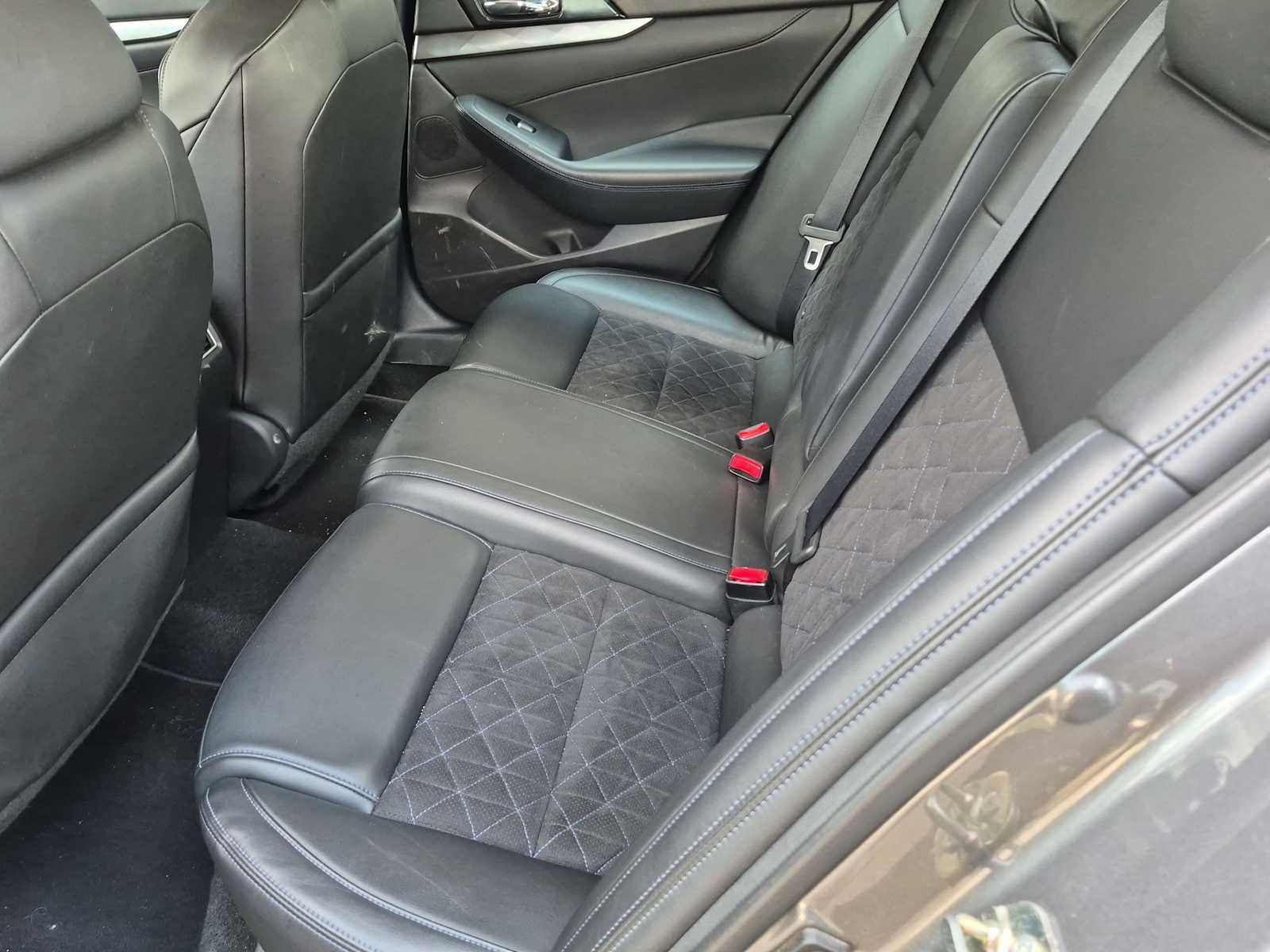 Used 2017 Nissan Maxima SR FWD image 19