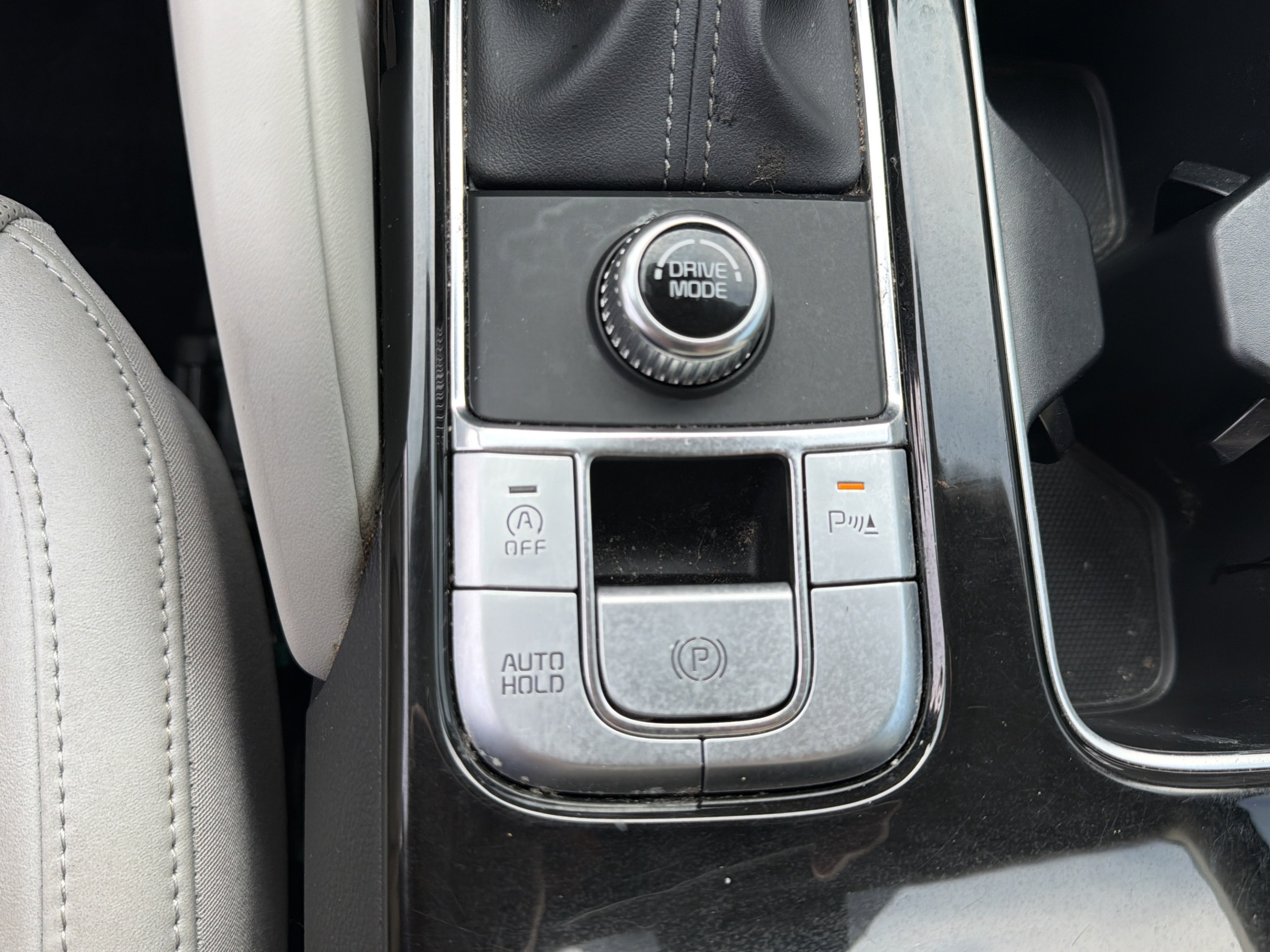 Certified 2024 Kia Telluride S w/ S Sunroof Package FWD image 19