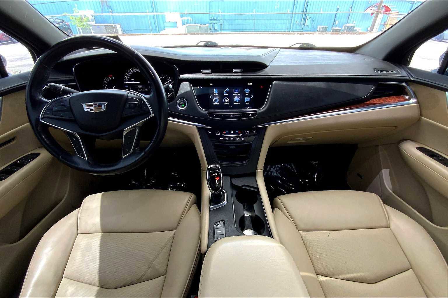 Used 2018 Cadillac XT5 Luxury w/ Driver Awareness Package image 30