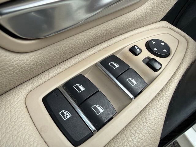 Used 2018 BMW 330e image 13