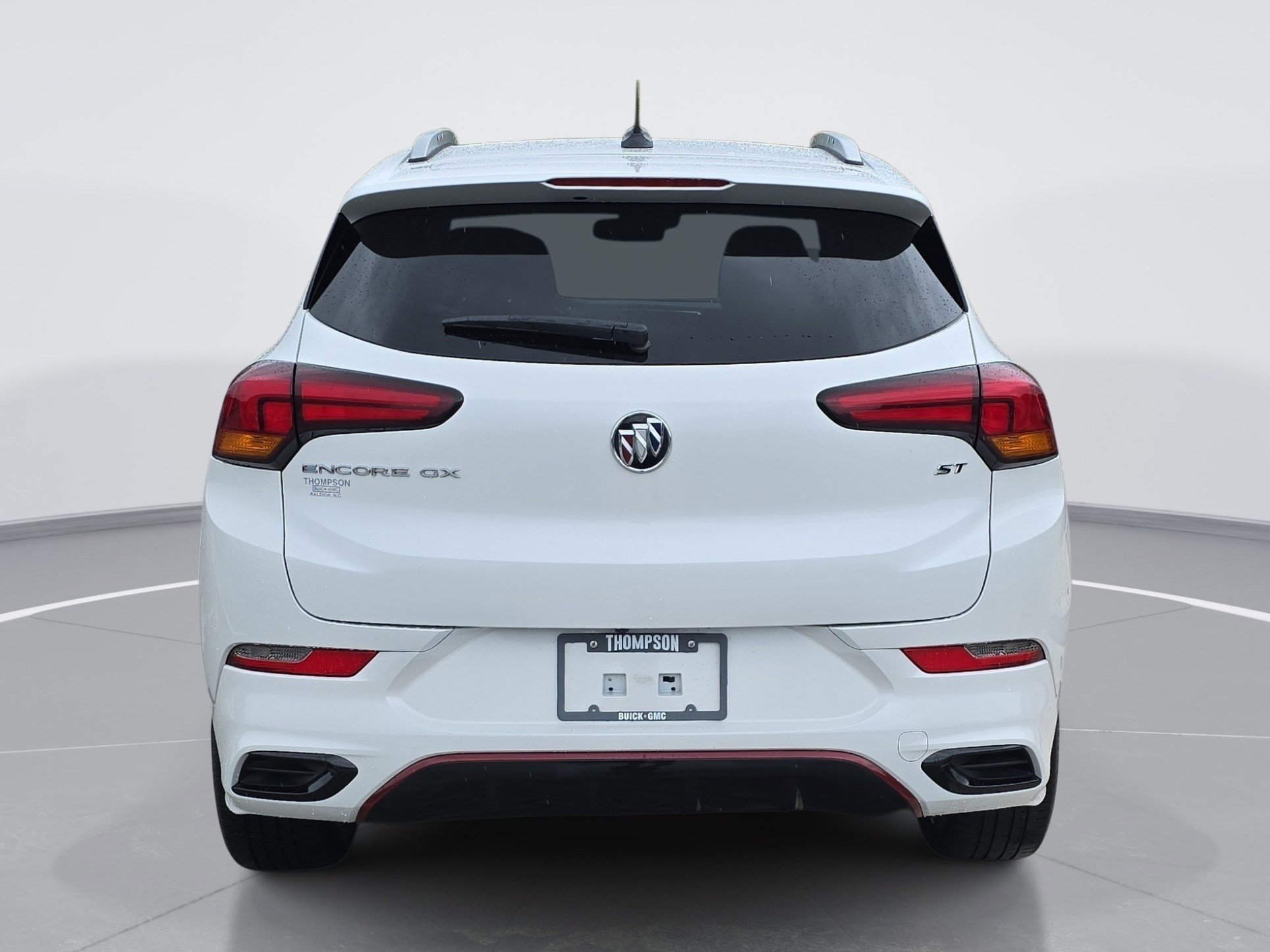 Used 2023 Buick Encore GX Select w/ Sport Touring Package FWD image 4