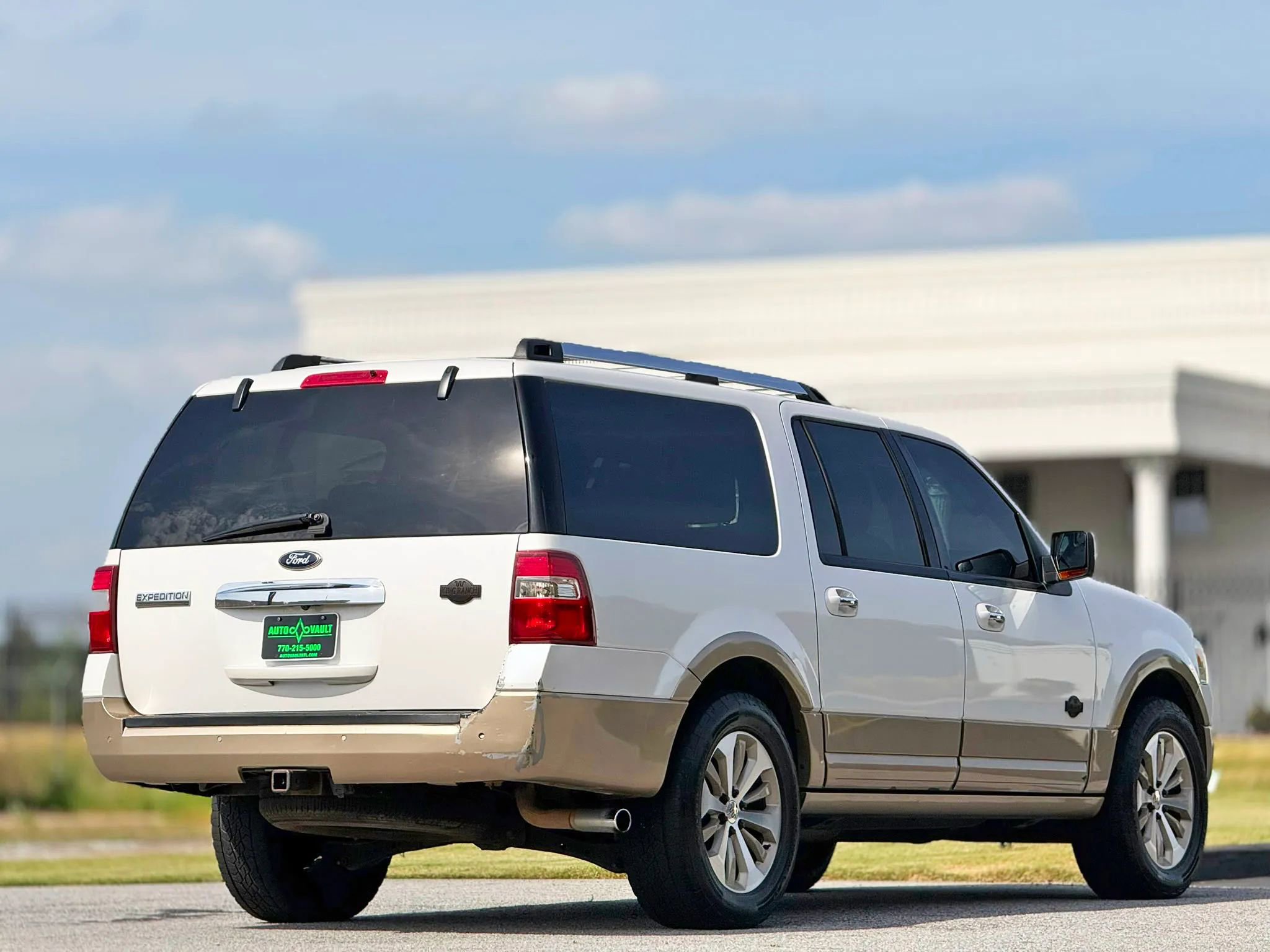 Used 2014 Ford Expedition EL King Ranch RWD image 12