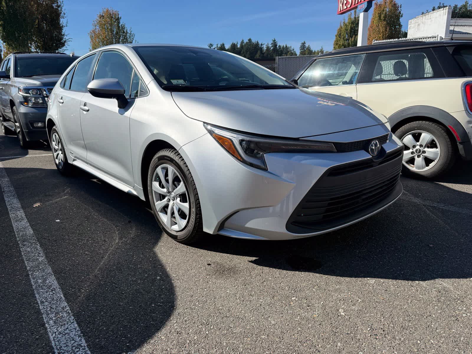 Used 2024 Toyota Corolla LE AWD/4WD image 4