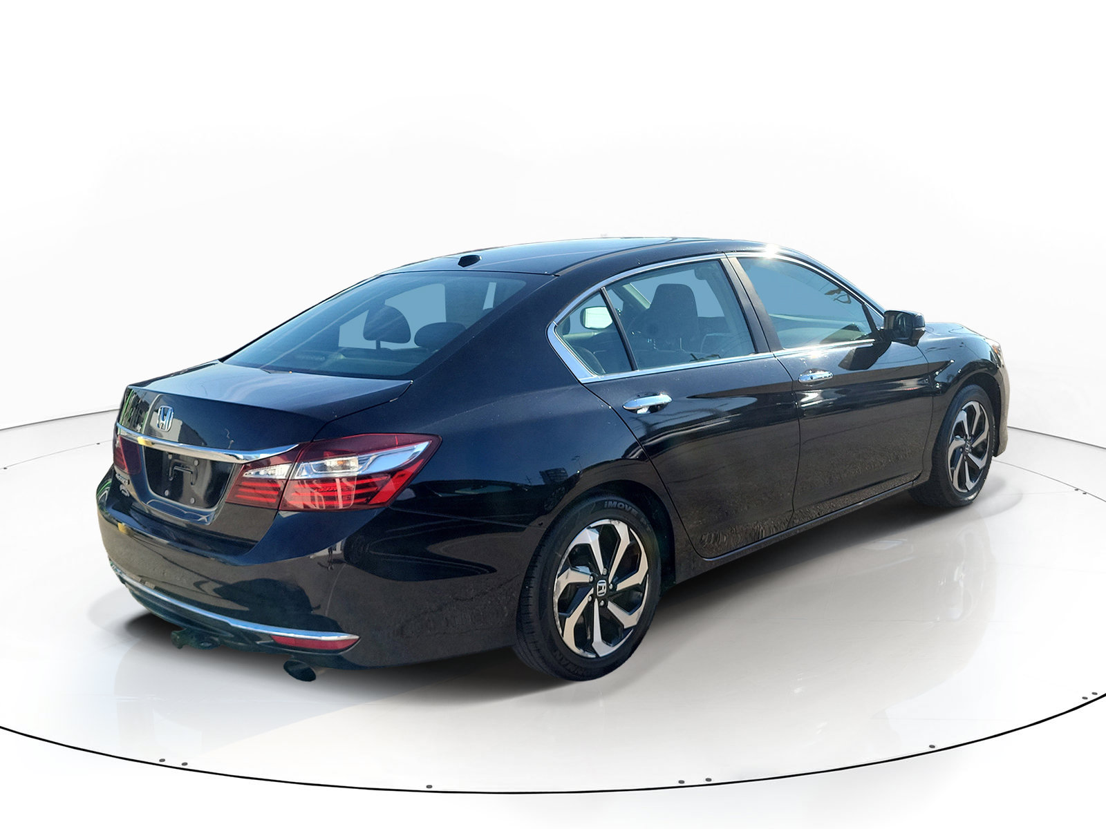 Used 2016 Honda Accord EX image 3