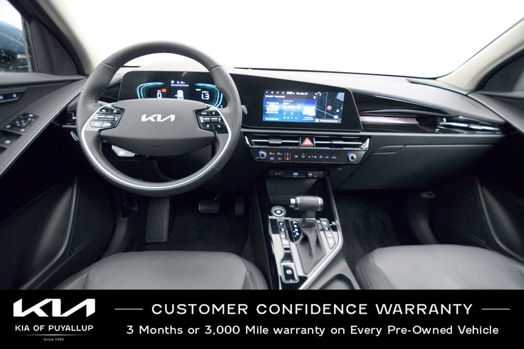 Certified 2024 Kia Niro SX image 17