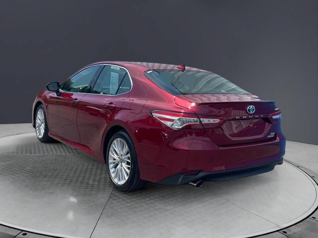 Used 2020 Toyota Camry XLE w/ Sunroof Package FWD image 3