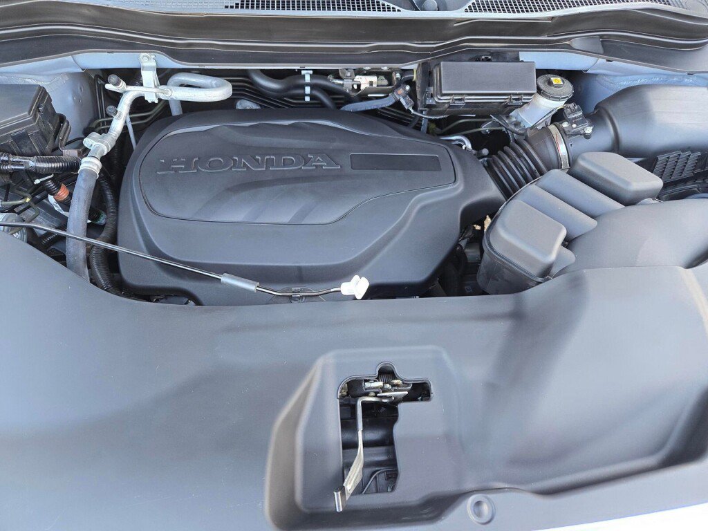 Certified 2025 Honda Passport EX-L image 9