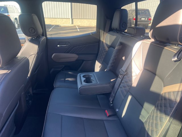 Used 2023 GMC Canyon Denali AWD/4WD image 16