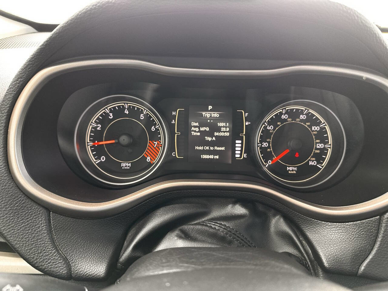 Used 2015 Jeep Cherokee Latitude w/ Comfort/Convenience Group image 13