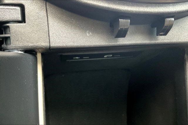 Used 2022 Mercedes-Benz GLC 300 4MATIC image 37