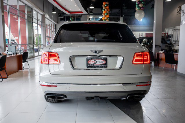 Used 2018 Bentley Bentayga image 6