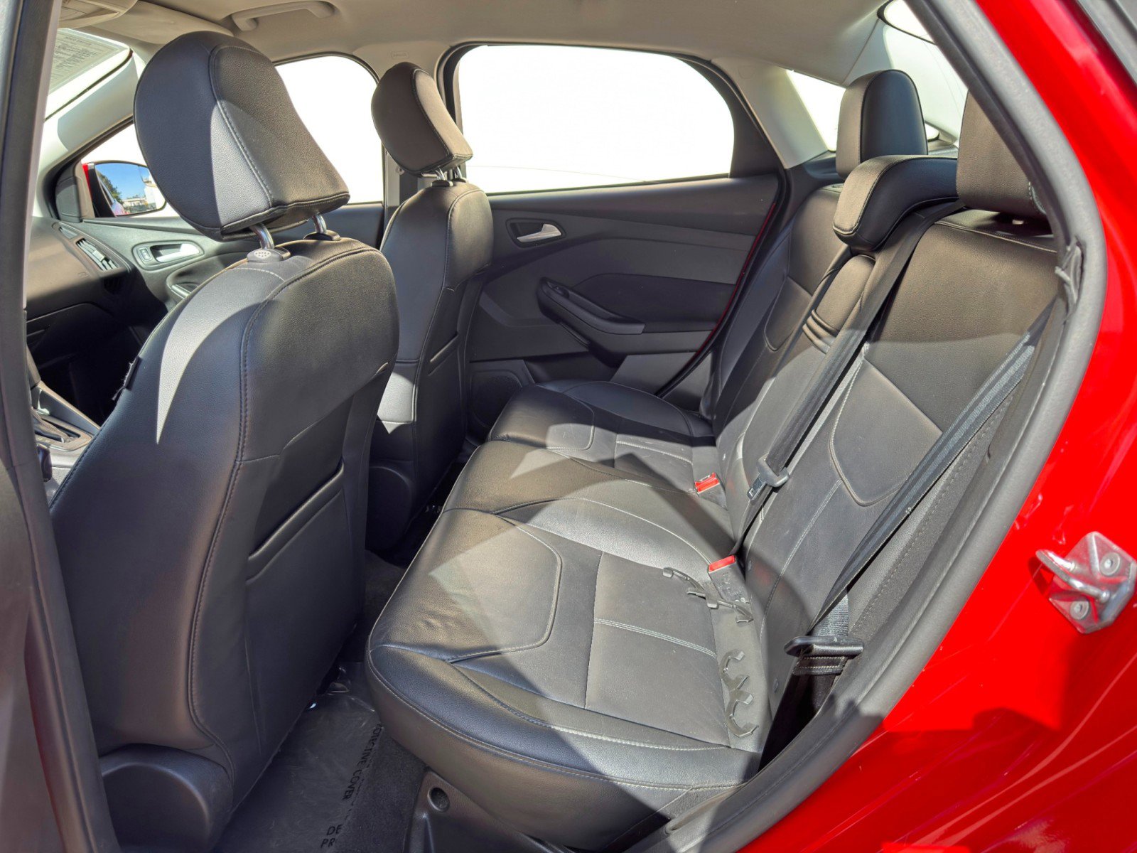 Used 2016 Ford Focus SE w/ Equipment Group 201A FWD image 33