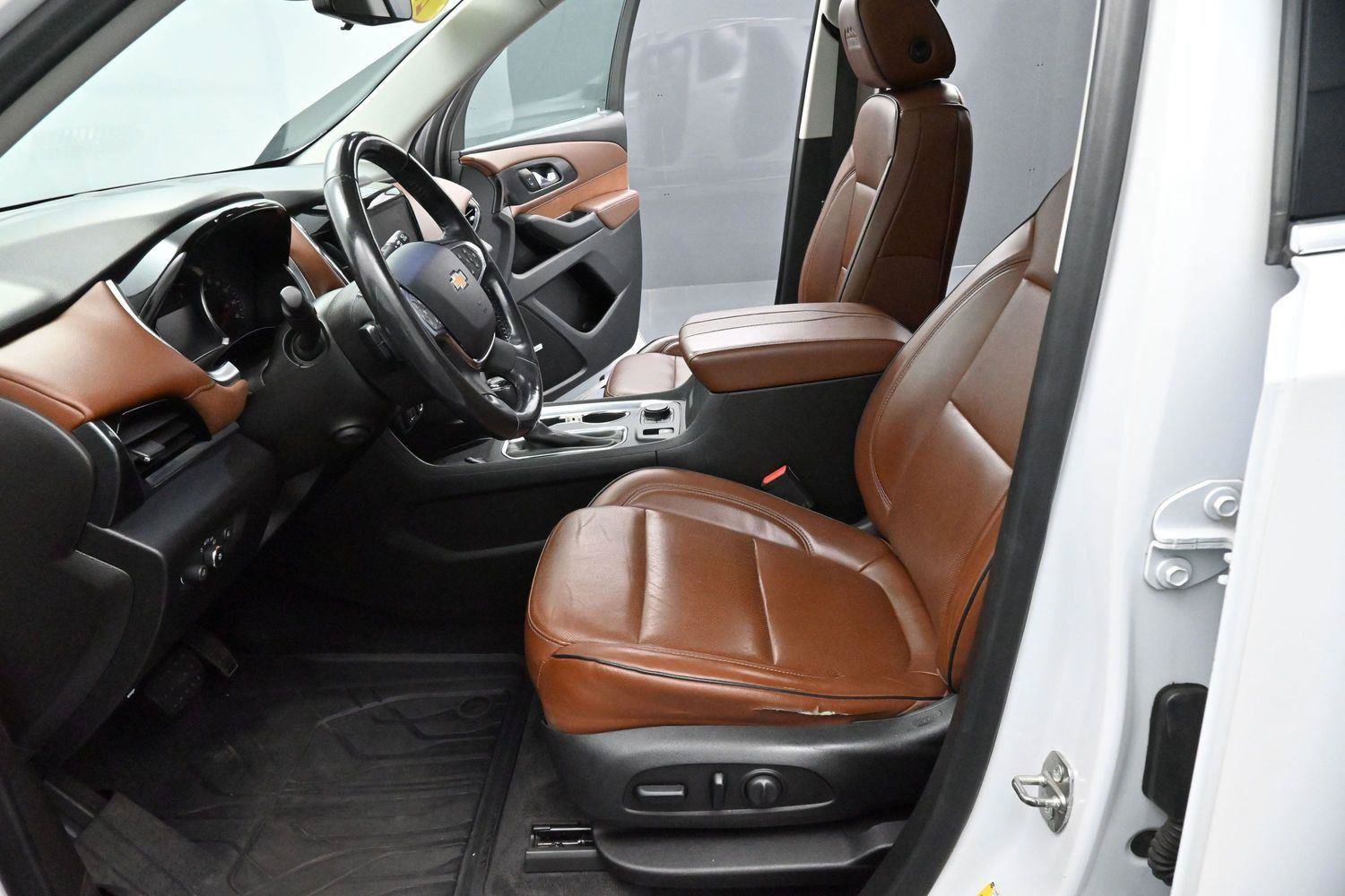 Used 2019 Chevrolet Traverse High Country w/ LPO, Floor Liner Package AWD/4WD image 16