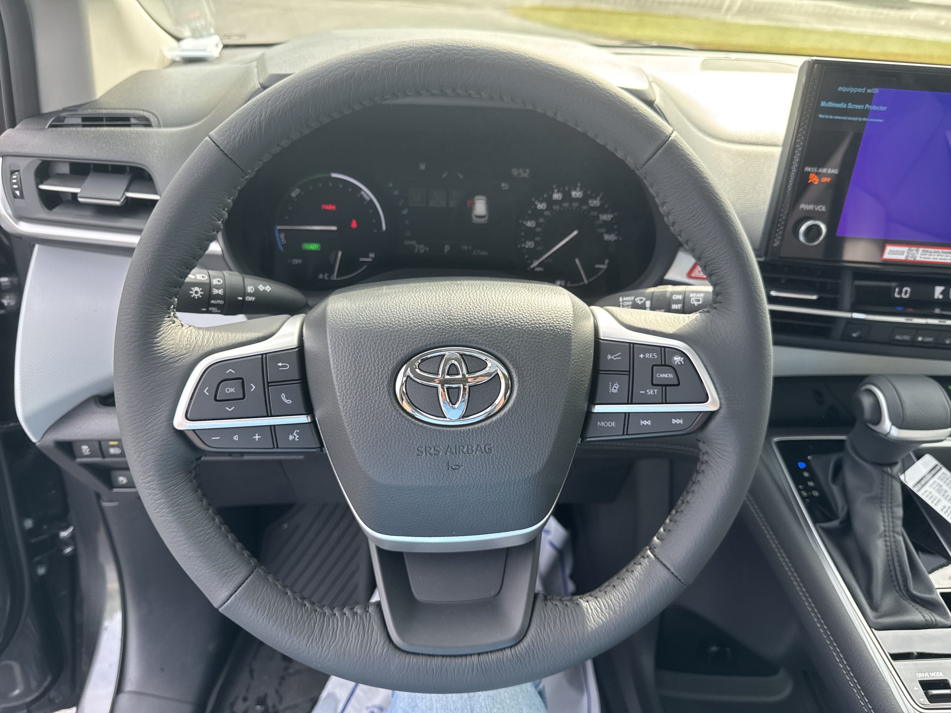 New 2025 Toyota Sienna XLE FWD image 18