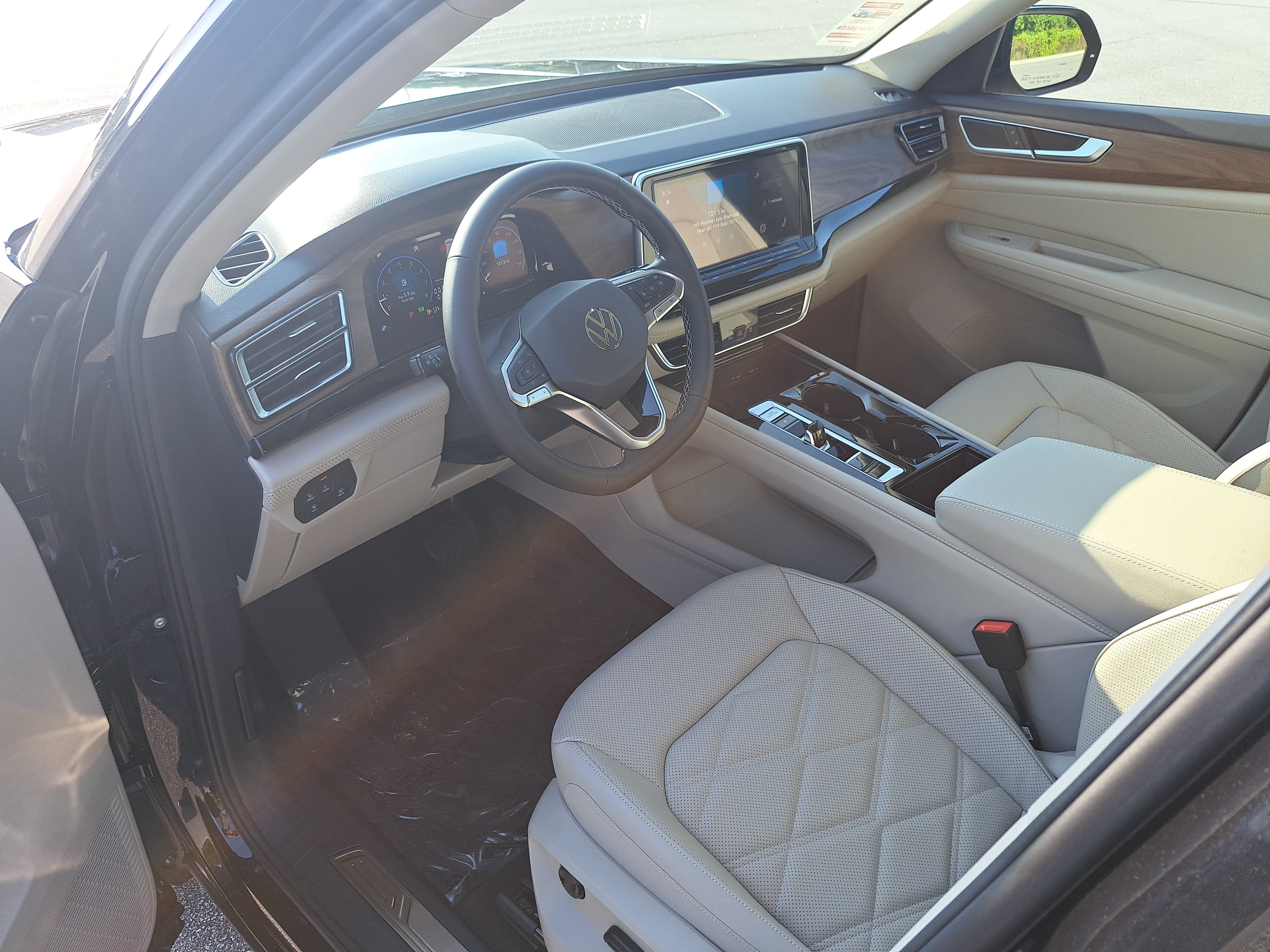 New 2026 Volkswagen Atlas SE FWD image 17