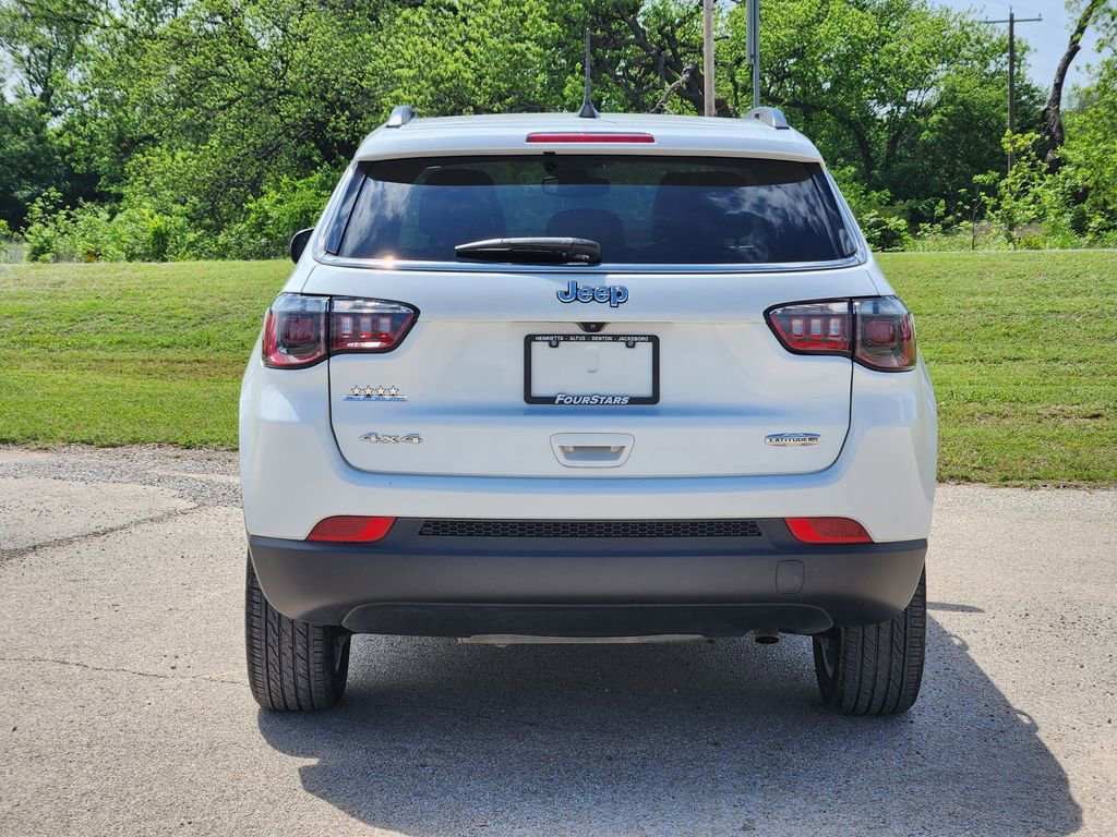 Used 2022 Jeep Compass Latitude w/ Sun and Sound Group AWD/4WD image 6