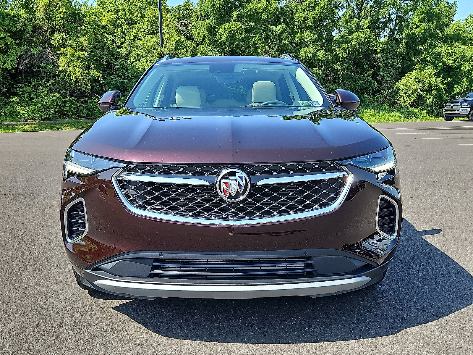 Certified 2022 Buick Envision Avenir w/ Technology Package II image 2