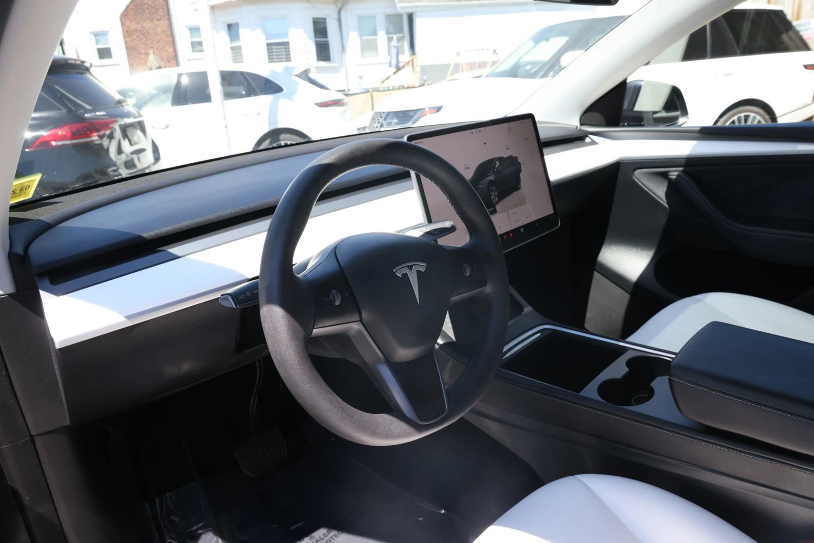 Used 2024 Tesla Model Y Long Range AWD/4WD image 11