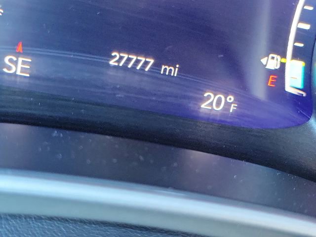 Used 2025 Chrysler Pacifica Select image 12