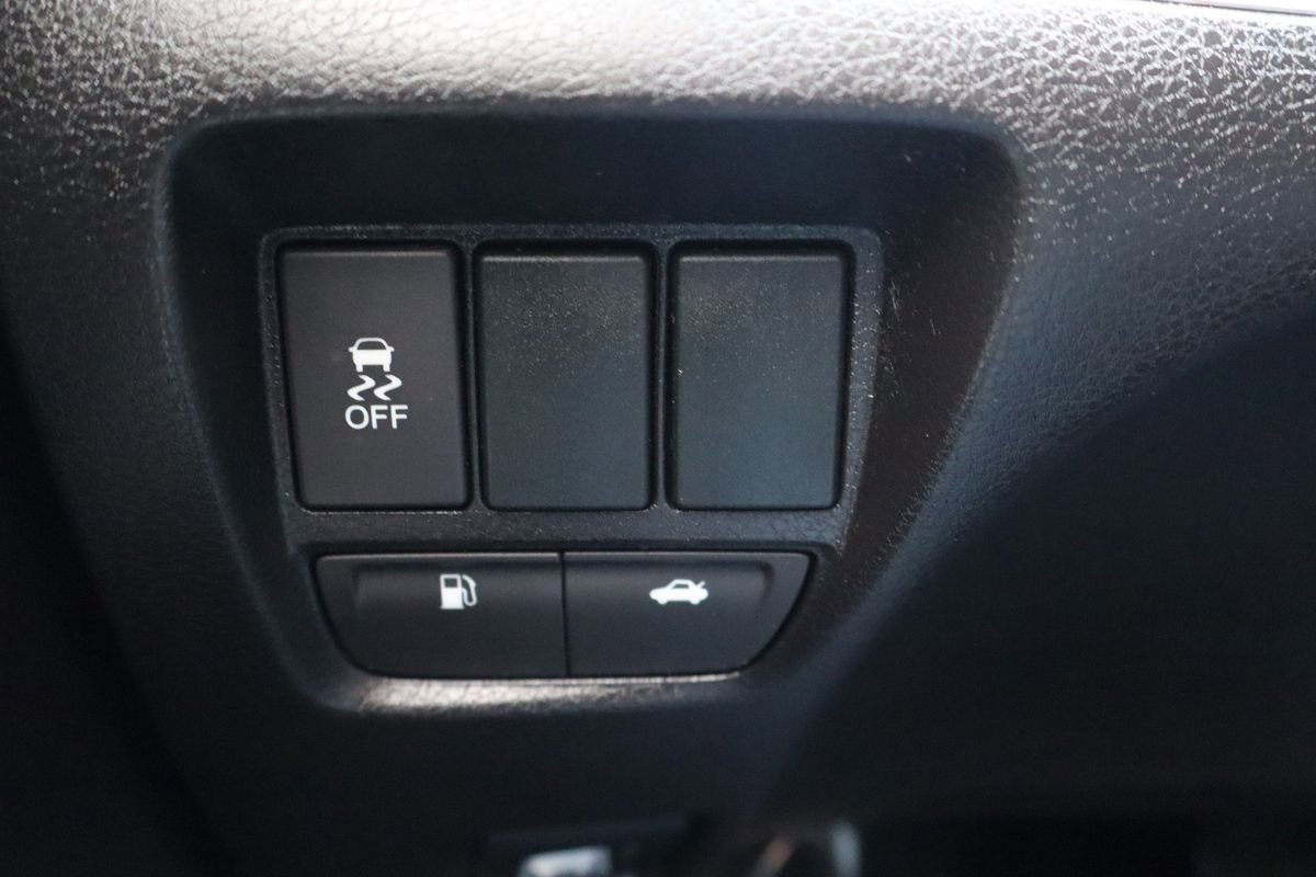 Used 2015 Acura TLX FWD image 29
