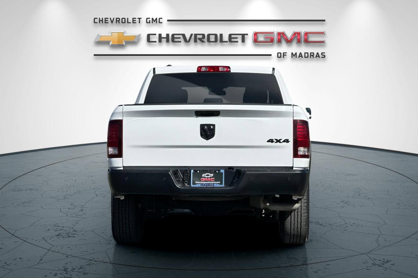 Used 2024 RAM 1500 Warlock AWD/4WD image 4