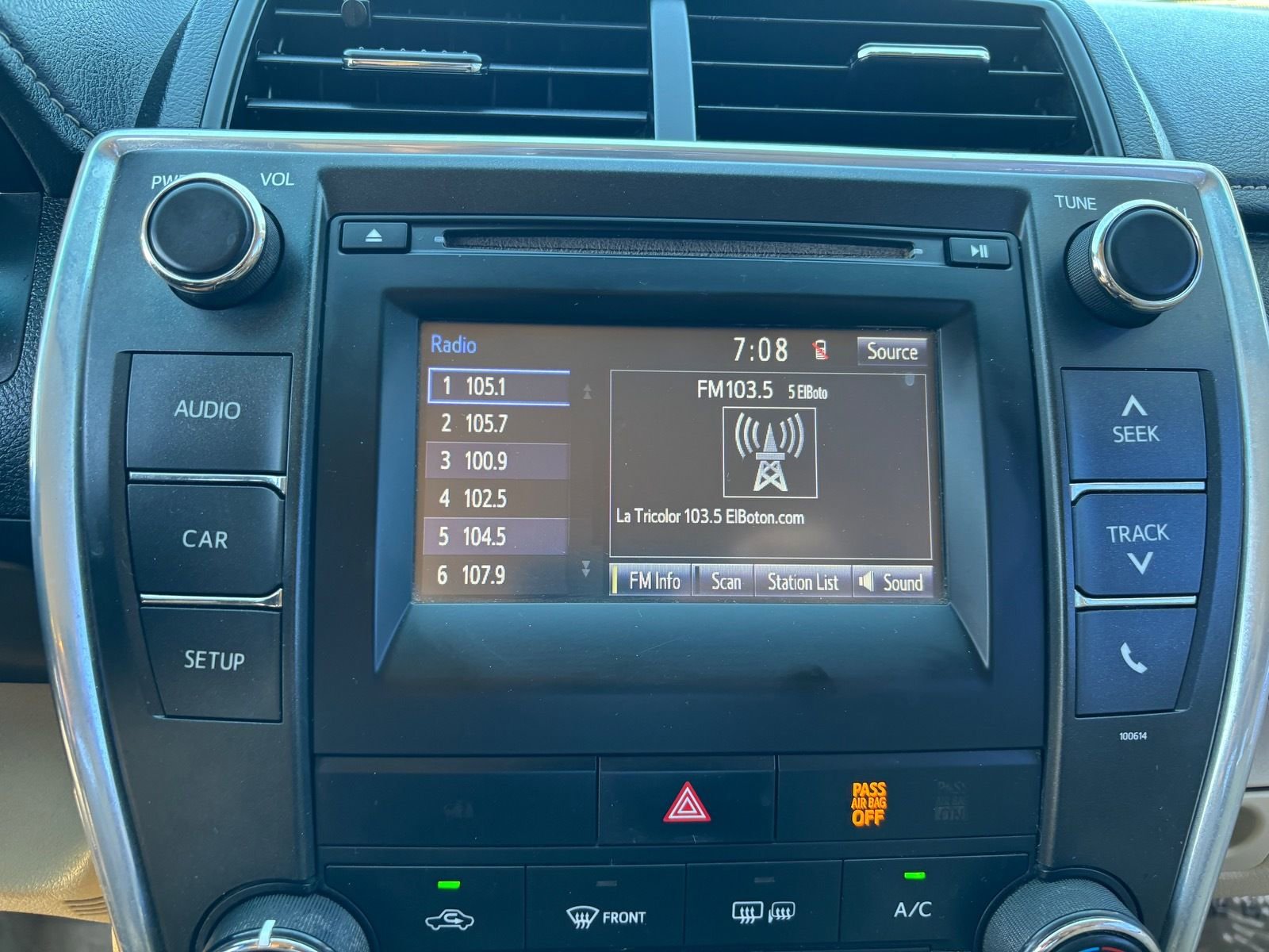 Used 2017 Toyota Camry LE image 23