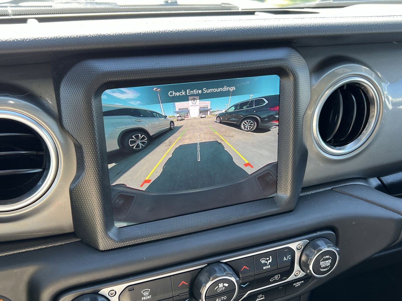 Used 2023 Jeep Gladiator Overland image 20