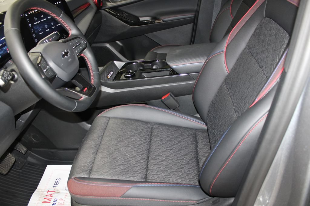 Used 2026 Chevrolet Equinox RS FWD image 12