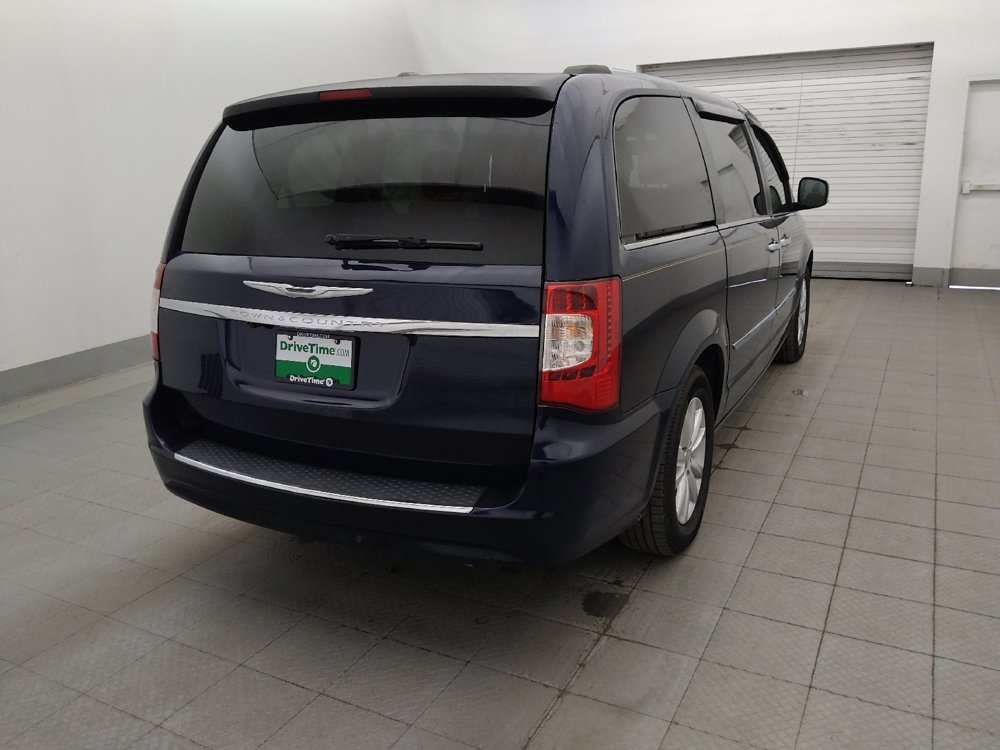 Used 2015 Chrysler Town & Country Limited Platinum FWD image 9