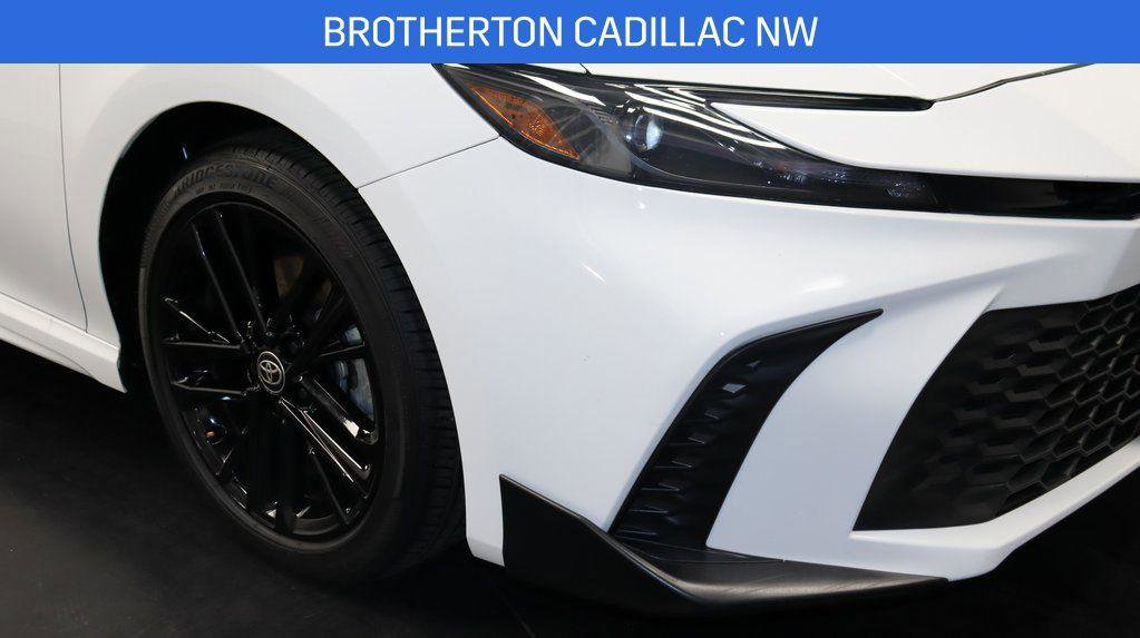 Used 2025 Toyota Camry SE image 12