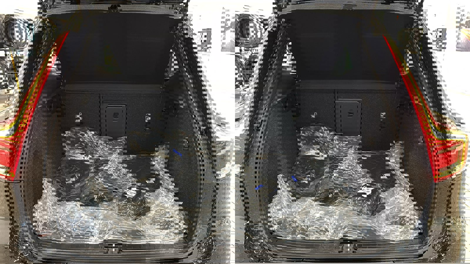 Used 2026 Volvo XC40 B5 Ultra w/ Protection Package Premier image 29